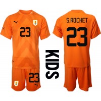 Billiga Uruguay Sergio Rochet #23 Målvakt Barnkläder Borta fotbollskläder till baby VM 2022 Kortärmad (+ Korta byxor)